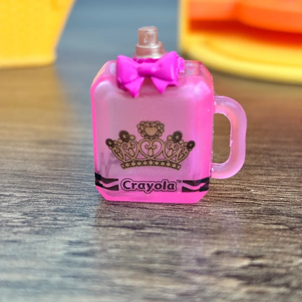LOL Surprise Loves Crayola Crayon Razzle Dazzle Toy Doll & Yellow Crayon Playset